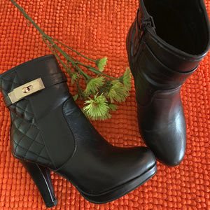 Black boots, size 7, good condition, mid-calf